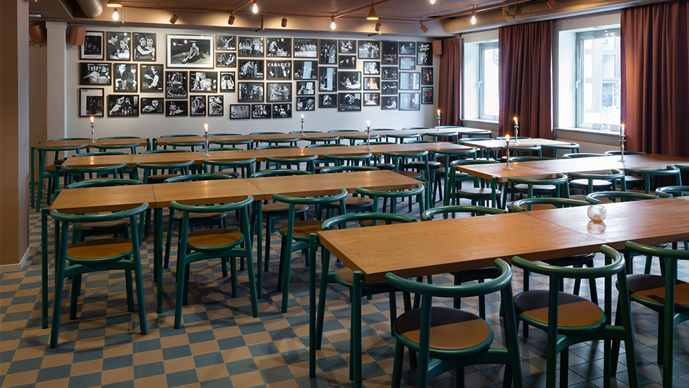 Uppsala Stadsteater Woodwork pedestal table Kanecct table Karl Andersson Söner