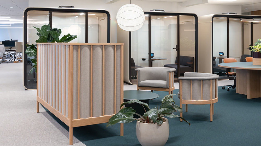 Abbvie soffa fåtölj Ondulé Club fällbord Rollo pelarbord Woodwork Karl Andersson Söner